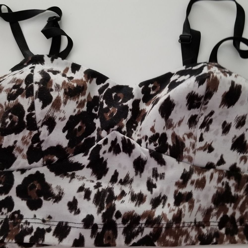 Rue 21 Crop Top Size Large Black & White